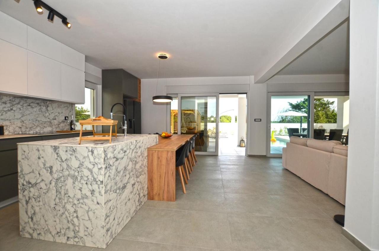 Villa 5h *