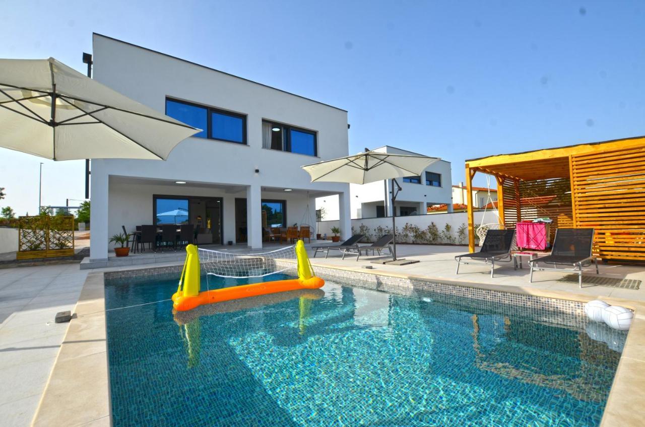 5h Villa