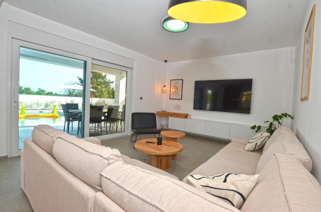 5h Villa *