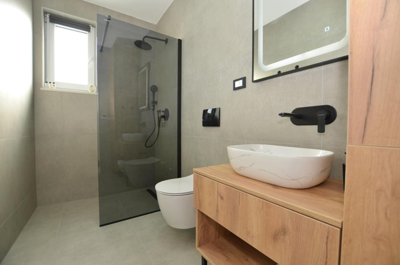 5h Villa *