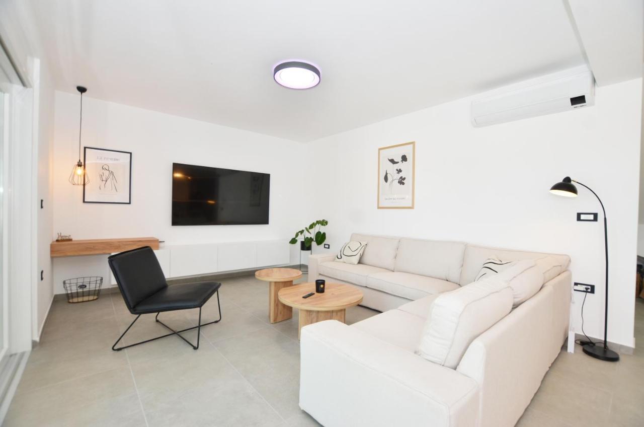 5h Villa *